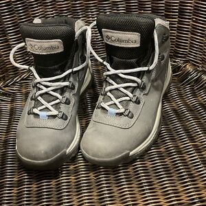 Columbia women’s Black and Gray Boots